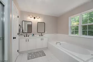 8 Scarlet Oak Dr, Montgomery Township, NJ 08540 - Photo 8