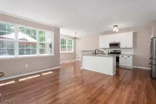 8 Scarlet Oak Dr, Montgomery Township, NJ 08540 - Photo 4