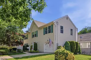 81 Hudson Ave, Ridgefield, NJ 07660 - Photo 2
