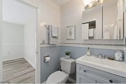81 Hudson Ave, Ridgefield, NJ 07660 - Photo 14