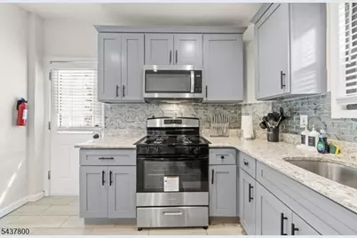 39 Emmet St, Newark, NJ 07114 - Photo 4