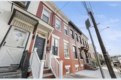 39 Emmet St, Newark, NJ 07114 - Photo 1