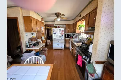 2218 Berwyn St, Union Township, NJ 07083 - Photo 10