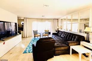 67 71st St, Guttenberg, NJ 07093 - Photo 2