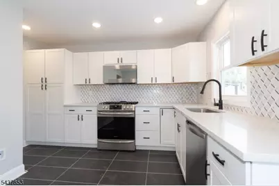 1170 Gruber Ave, Union Township, NJ 07083 - Photo 2