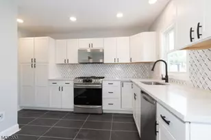 1170 Gruber Ave, Union Township, NJ 07083 - Photo 2