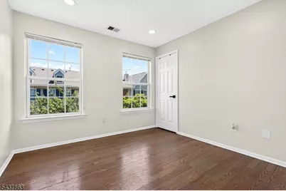 5 Krueger Ct, Newark, NJ 07103 - Photo 16