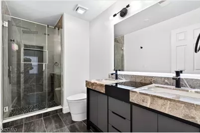 5 Krueger Ct, Newark, NJ 07103 - Photo 14