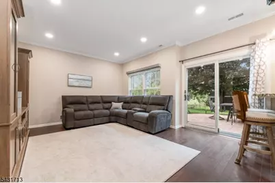 25 Village Square Dr, Union Township, NJ 08802 - Photo 10