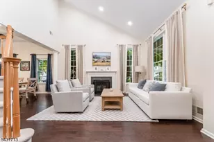 25 Village Square Dr, Union Township, NJ 08802 - Photo 4