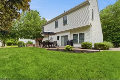 25 Village Square Dr, Union Township, NJ 08802 - Photo 26