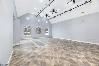 137 S Rutherford Ave, Franklin, NJ 07416 - Photo 6