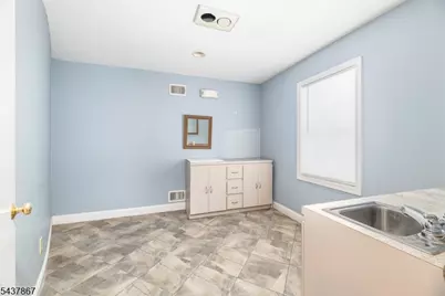 137 S Rutherford Ave, Franklin, NJ 07416 - Photo 10