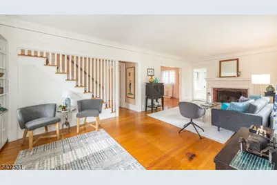 33 Prescott Ave, Montclair, NJ 07042 - Photo 2