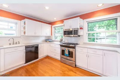 33 Prescott Ave, Montclair, NJ 07042 - Photo 12