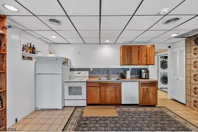 42 Goldfinch Ln, West Milford Twp., NJ 07421 - Photo 8