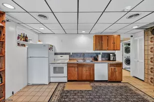42 Goldfinch Ln, West Milford Twp., NJ 07421 - Photo 8