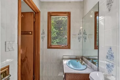 42 Goldfinch Ln, West Milford Twp., NJ 07421 - Photo 24