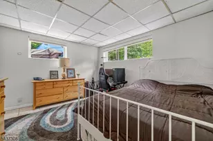 42 Goldfinch Ln, West Milford Twp., NJ 07421 - Photo 10