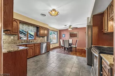 42 Goldfinch Ln, West Milford Twp., NJ 07421 - Photo 14