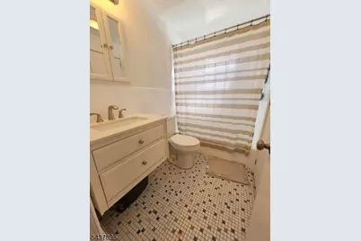 15 Dell Glen Ave, Lodi, NJ 07644 - Photo 8