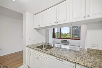 100 Old Palisade Rd #1613, Fort Lee, NJ 07024 - Photo 22