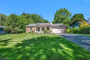 36 Cloverhill Dr, Califon, NJ 07830 - Photo 2
