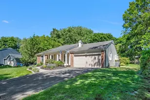 36 Cloverhill Dr, Califon, NJ 07830 - Photo 4