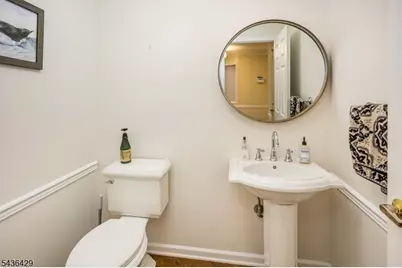 35 Lenox Ct, Montville Township, NJ 07045 - Photo 6