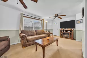 1038 Centre St, Raritan, NJ 08869 - Photo 6