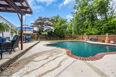 1038 Centre St, Raritan, NJ 08869 - Photo 30