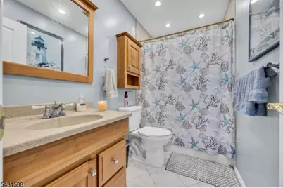 1038 Centre St, Raritan, NJ 08869 - Photo 20