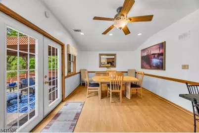 1038 Centre St, Raritan, NJ 08869 - Photo 10