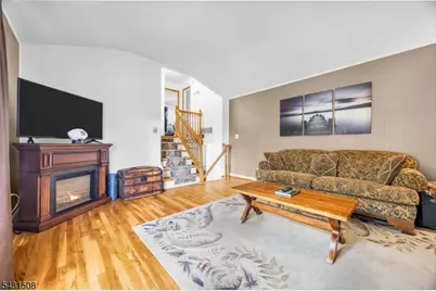 1038 Centre St, Raritan, NJ 08869 - Photo 22