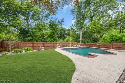 1038 Centre St, Raritan, NJ 08869 - Photo 26