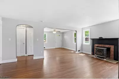641 Greenbrook Rd, North Plainfield, NJ 07063 - Photo 6