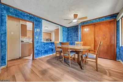 21 Butler Pl, Wanaque, NJ 07420 - Photo 2