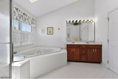 21 Surry Lane, Franklin Township, NJ 08802 - Photo 14