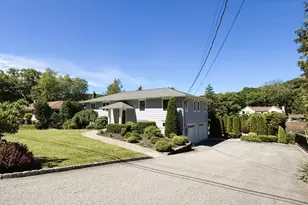 207 High Crest Dr, West Milford, NJ 07480 - Photo 4