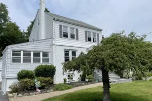 9 Royal Ave, Livingston, NJ 07039 - Photo 16