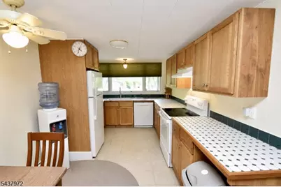 2 Elm Rd, Hardyston Township, NJ 07419 - Photo 6