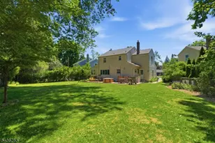 13 Potter Ct, Montclair, NJ 07043 - Photo 2