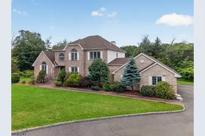 8 Van Duyne Ct, Montville Township, NJ 07082 - Photo 2
