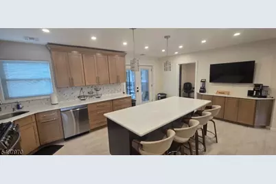 316 Cranford Ave, Linden, NJ 07036 - Photo 2
