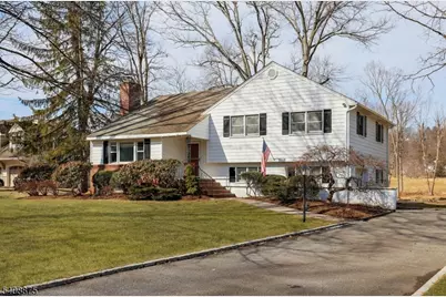 49 Overlook Rd, Morristown, NJ 07960 - Photo 2
