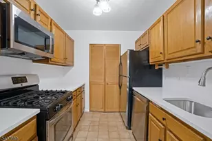 23 Boston Ct, Newark, NJ 07103 - Photo 8