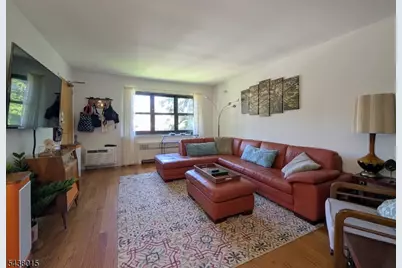 9 West Ct #2B, Westfield, NJ 07090 - Photo 4