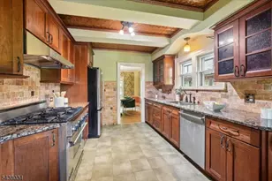 18 Burroughs Way, Maplewood, NJ 07040 - Photo 12