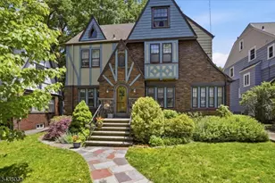 18 Burroughs Way, Maplewood, NJ 07040 - Photo 2