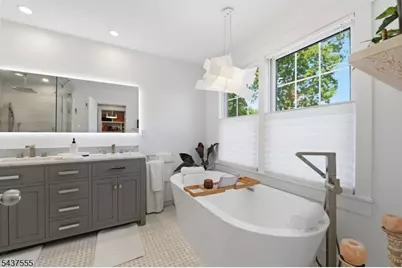 307 N Farview Ave, Paramus, NJ 07652 - Photo 24
